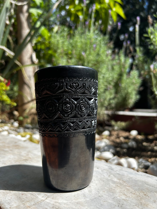 Vaso calado de barro negro